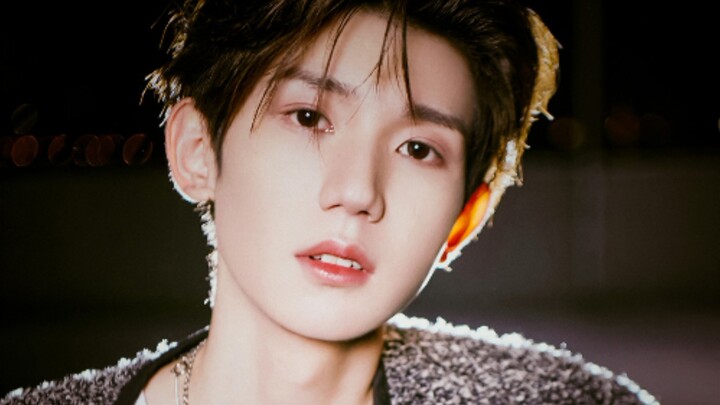 【Wang Yuan】Orang yang membuatku terpesona delapan tahun lalu, kini tetap membuat hatiku berdebar. Ap