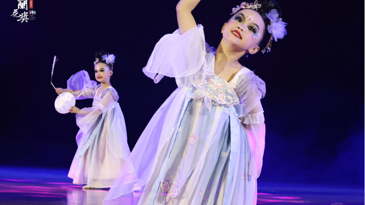 小蘭花舞蹈比赛吉林赛区，独舞：小酒馆 节目组重大失误，导致失去特金，最可气的是节目组说：让一个6岁孩子可以提前经历下社会历练