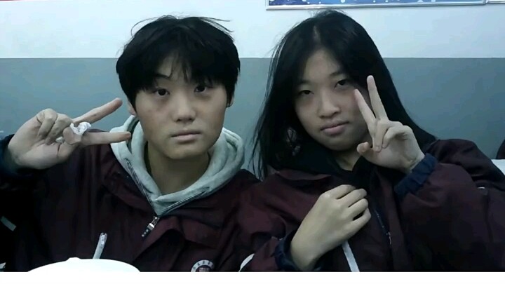 นักเรียนมัธยมตัวจริง