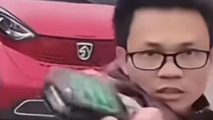 Web Celebrity Profile, Episode 25: Guangxi “Deer Brother” Premium Used Cars