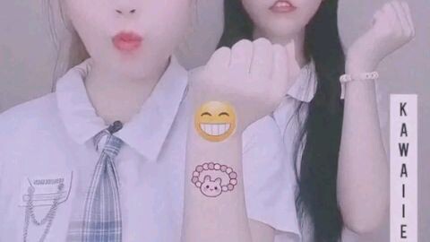 Yummy candy eating emoji