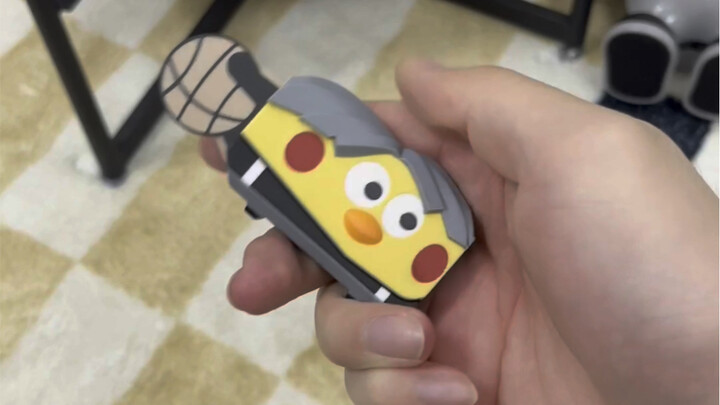 ให้พวกคุณดูมีดหัวไชเท้าของพี่ชายฉันหน่อย