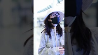 Zhao Lusi Fancam Update 16.12.23 | Lusi heading to Macau for Shen Yin & Tencent Video All Star Night