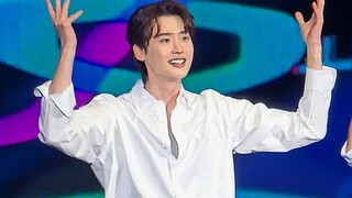 20251116 อีจงซอกกลับมาเต้นเพลง New Face อีกครั้งในรอบ 8 ปี #อีจงซอก #leejongsuk #이종석