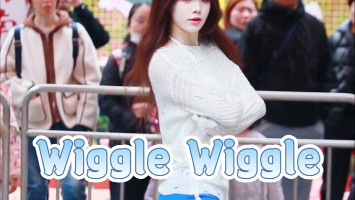 Apakah ini pertama kalinya Anda melihat Wiggle Wiggle, anggota boy band, terlihat begitu berwibawa? 