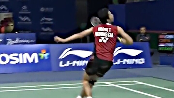 The true ambassador of the backhand: the God of Backhands’ dominance.