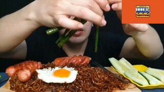 Mukbang mì tương đen xúc xích p1 #anngon