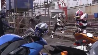 ฮีโร่เกราะ Xingtian: จริงๆ แล้ว หลังจากที่กัปตันทั้งสามคนมีพลัง M แล้ว พวกเขาก็ยังคงมีช่วงเวลาการป้อ