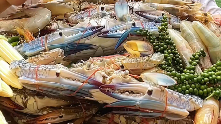 Masakan Thailand: Nasi Goreng Kepiting Mewah – Sepuluh Kilogram Kepiting untuk Satu Porsi! Coba Seka