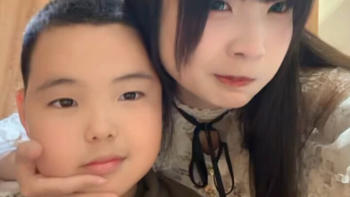 น้องสาวที่ขี้อ้อนมากช่วงตรุษจีน