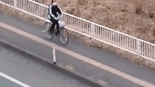 أنا أتساءل كيف أصبح راكب الدراجة هذا لاحقًا...