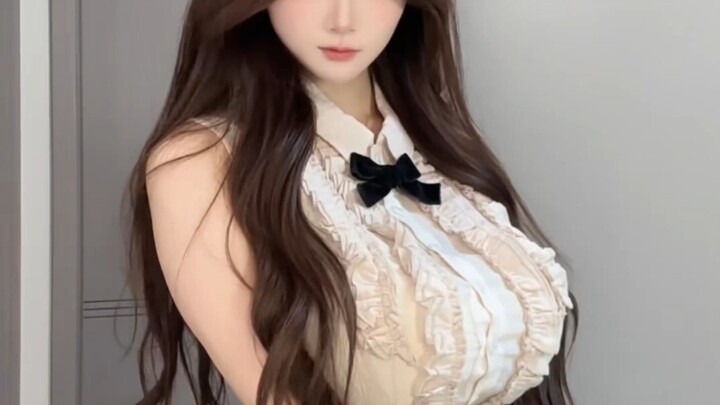 Ăn đồ ăn ship, hay ăn tôi?