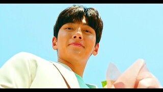 All the Girls Fall in Love with This Handsome Guy_ but He Chooses the One Girl H