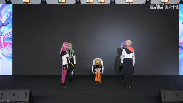 Cyberpunk Dead Boy – Mirror – Learning to Dance for Personal Use
