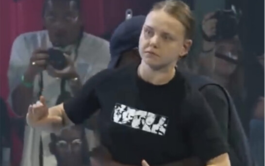 Nhảy ma thuật, cô gái này thao tác lần này quá đỉnh luôn!