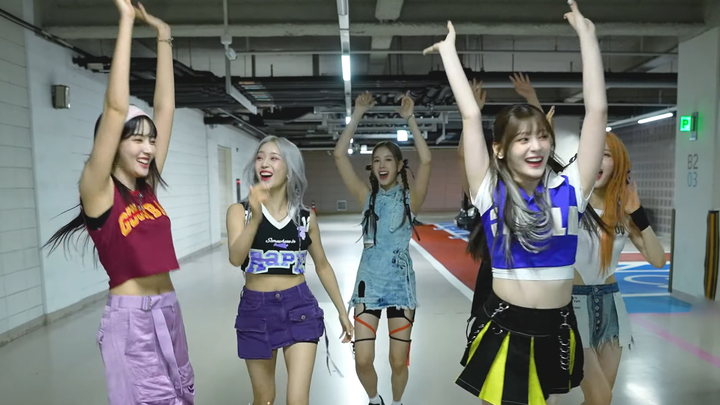 So happy, Sana! STAYC’s new song “Bubble” wins first place—on the way home from work!