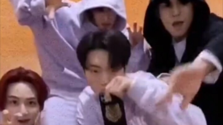 مجموعة أرشيف الفيديوهات القصيرة للرقص الشعبي 3.0 (كلها فيديوهات حياة الأشخاص الغير أذكياء)