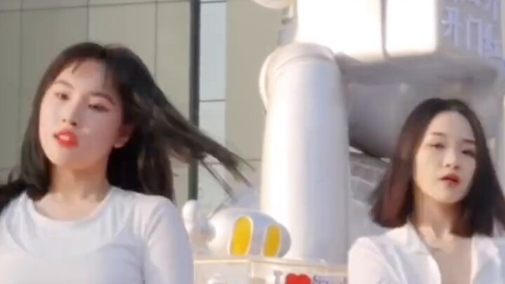 Pseudo-vertical screen [Dou Dou Dou (DDD) - EXID] cover dance Hani position straight shot 170 high h