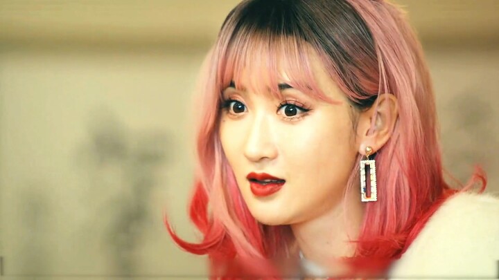 Police go on a blind date and stumble upon a marriage-scam ring—now this is going to be a real show!