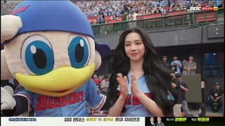20240609 aespa KARINA's Baseball 1st Pitch for Lotte Giants at Sajik Stadium in Busan #aespa #KARINA