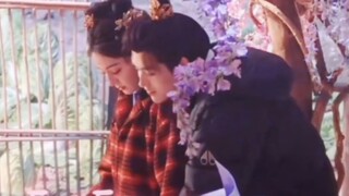 找思慕口袋放进去暖手手