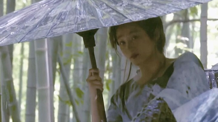 [Ujian Seni/Memukau/Adegan yang Dihapus] [Guan Xiaotong X "Bayangan"] Guan Xiaotong memegang payung,