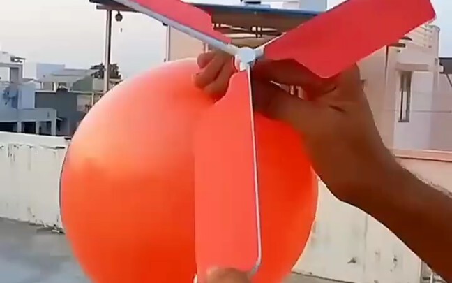An Absolutely Unexpected Creative DIY Balloon-Powered Drone