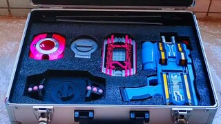 #假面骑士帝骑   这是不是你们想要的帝骑品红腰带装备收纳箱？ #假面骑士  21神主牌 ktouch21帝骑王小明 dcd  decade海东枪手提箱 #特摄