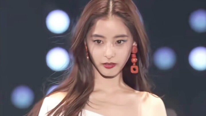 Tokyo Fashion Show: Who wouldn’t love to watch such cute and beautiful girls?