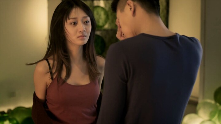 Sau khi tận mắt chứng kiến bạn gái lén lút qua lại với người khác, cách hành xử của chàng trai hiền 