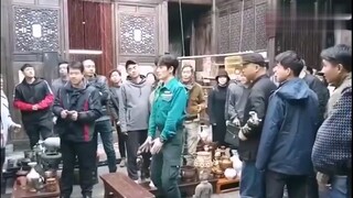 [Restart of The Lost Tomb: The Lost Tomb] I saw a behind-the-scenes clip of Zhu Yilong dancing balle