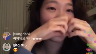 金高银近期ins直播唱歌，流进心田的暖洋般的歌声