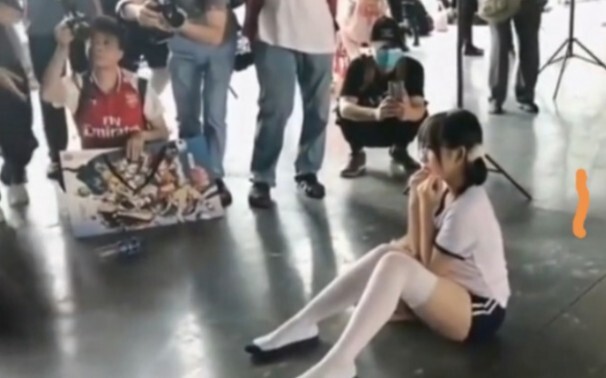 مشهد شهير من "R Star يُنتج دائمًا أعمالًا ممتازة"، اجتاز المراجعة 9 مرات فقط، والله وحده يعلم كم مرة