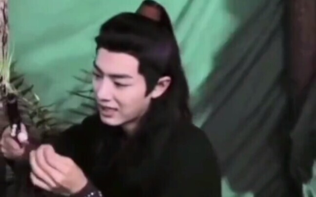 [Xiao Zhan] Who is this silly guy? I don’t know him. Thank you.