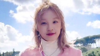 Song Yuqi Roman Holiday Fate cha! Don't forget to promote your song while on vacation! Romantic pupp