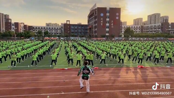 【时代少年团】“爱到1440课间操版本都有了！！”