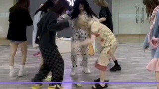 国足不能没有48，就像叉队不能没有拖鞋（叉人在线抢拖鞋笑死我了）