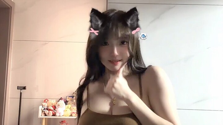 sunny77 is really good at twerking!