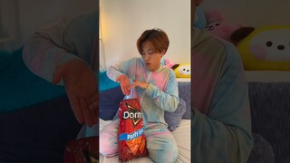 Eating in Bed Be Like 🤣