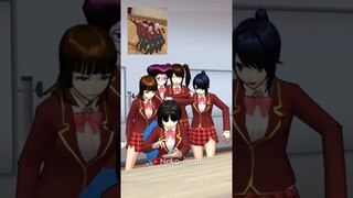 Rina and friends recreated the boy's viral Haidilao dance 😆 #sakuraschoolsimulator #shorts #viral