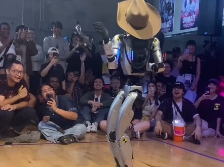 No, my friend, this is a real robot dance, Poppin