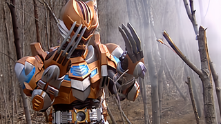 That year, Kunzhong, who loved to play basketball, became an armored warrior.