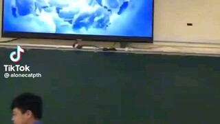 khi Wibu chúa thuyết trình 😂😂🤣🤣
