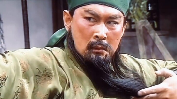 Pantas saja terlihat dingin sekali, ternyata benda sungguhan yang beratnya lebih dari 30 kilogram