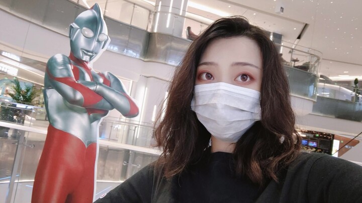 成都远大购物中心 盗版奥特曼主题展