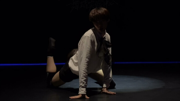【Tomboy】"Cậu học sinh trung học thách thức giày cao gót của Lisa"