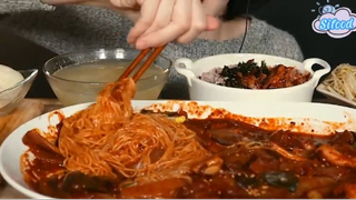 Cơm trộn con mực, trứng cuộn, đồ ăn kèm 3 #amthuc