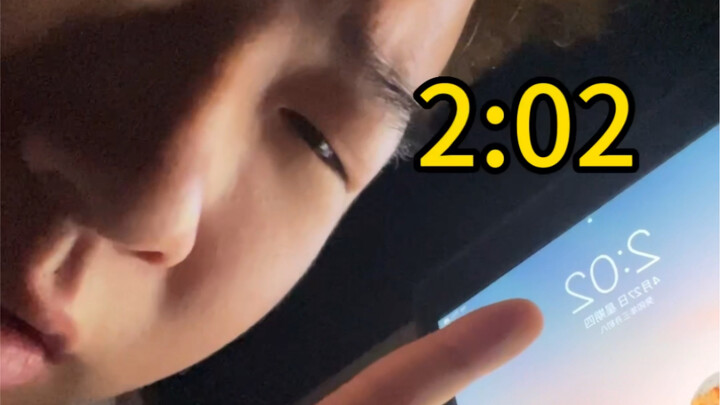 Nửa đêm bật âm thanh muỗi bên tai bạn cùng phòng