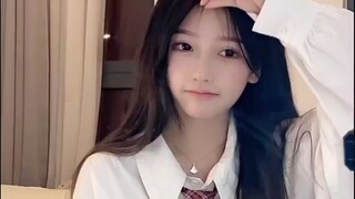 The "I Like That" between a sophisticated lady and an adorable girl