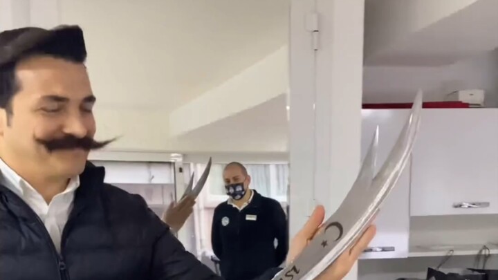 Dachi's Exclusive Big Curved Hook